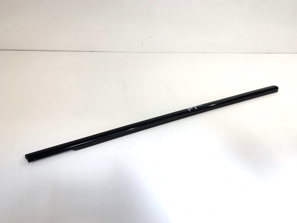 [STARK-908254] Junquillo de puerta trasero derecho Renault Captur I