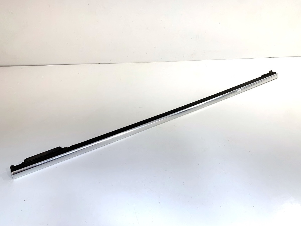 [STARK-910252] Moldura de puerta trasera derecha Ford Kuga I (2008-2012)