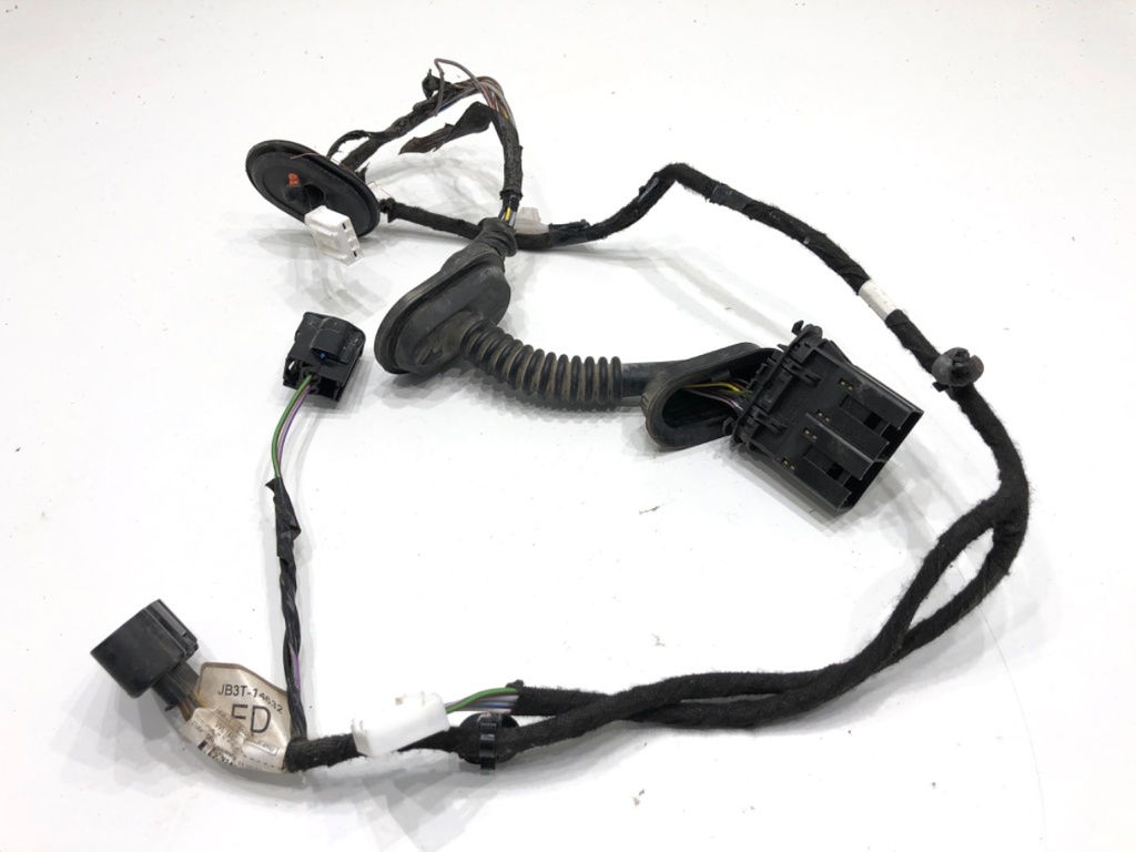 [STARK-910764] Instalación eléctrica puerta trasera derecha Ford Ranger (TKE)