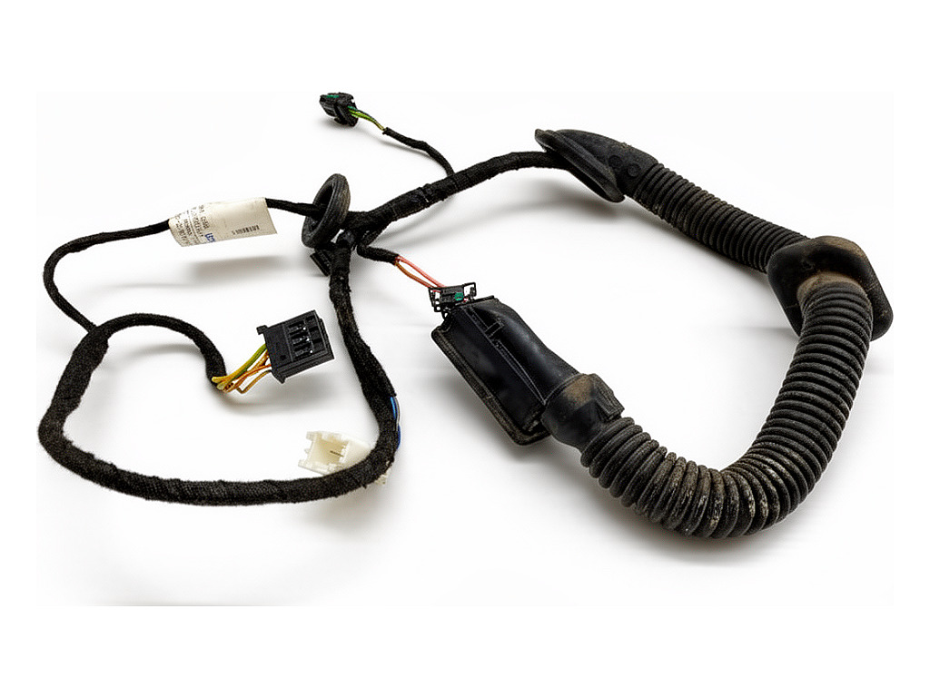 [STARK-912081] Instalación eléctrica puerta trasera izquierda Mercedes-Benz Clase B (W246/W242)