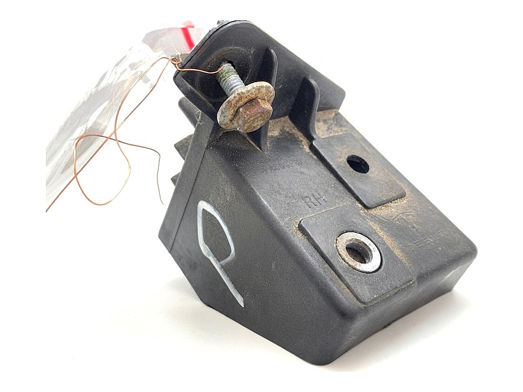 [STARK-919527] Guía de parachoques delantero derecho Tesla Model S (5YJS)