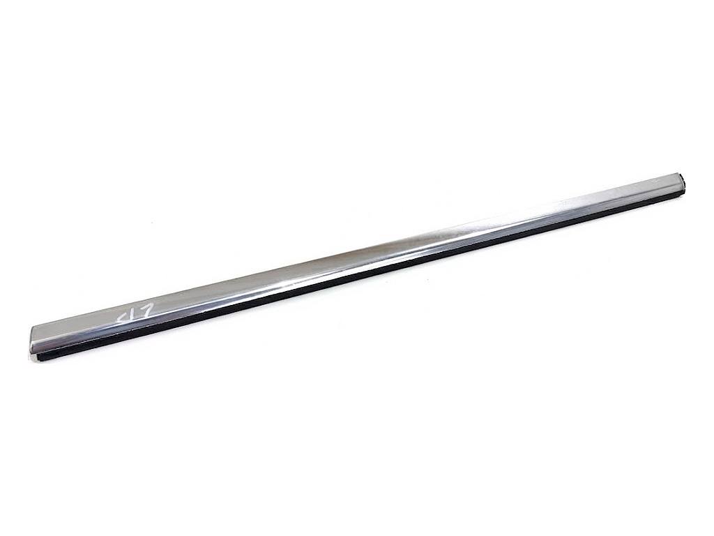 [STARK-923819] Moldura vierteaguas puerta delantera izquierda Mercedes-Benz CLA X117