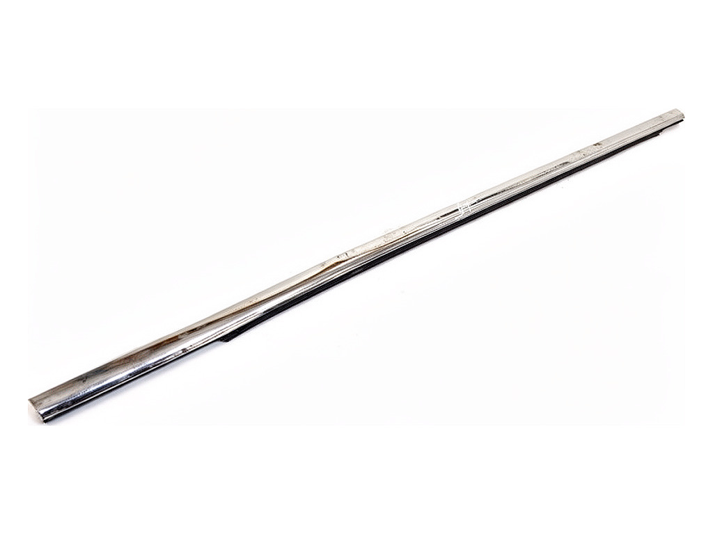 [STARK-925346] Moldura de puerta trasera izquierda Chrysler Pacifica