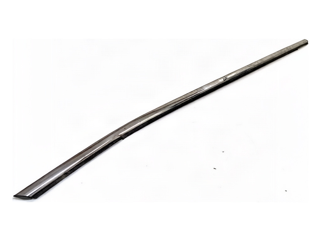 [STARK-934989] Moldura de puerta delantera derecha Nissan X-Trail III