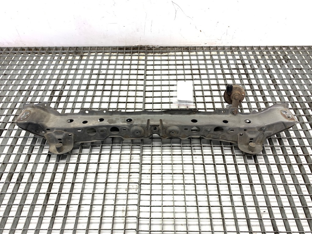 [STARK-889464] Refuerzo superior Toyota Yaris (_P13_) 2010-2022