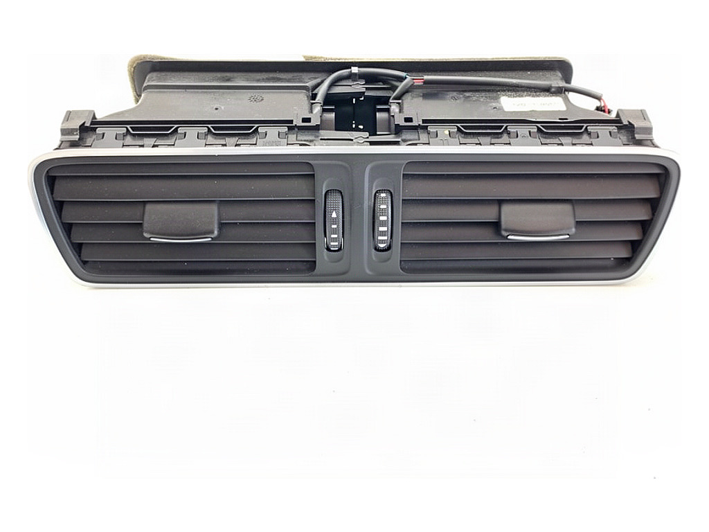 [STARK-948760] Rejilla de ventilación frontal VW Passat B7 Variant (365)