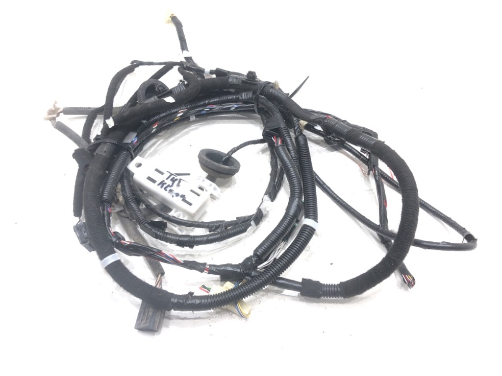 [STARK-614040] Instalación eléctrica portón trasero TOYOTA Corolla