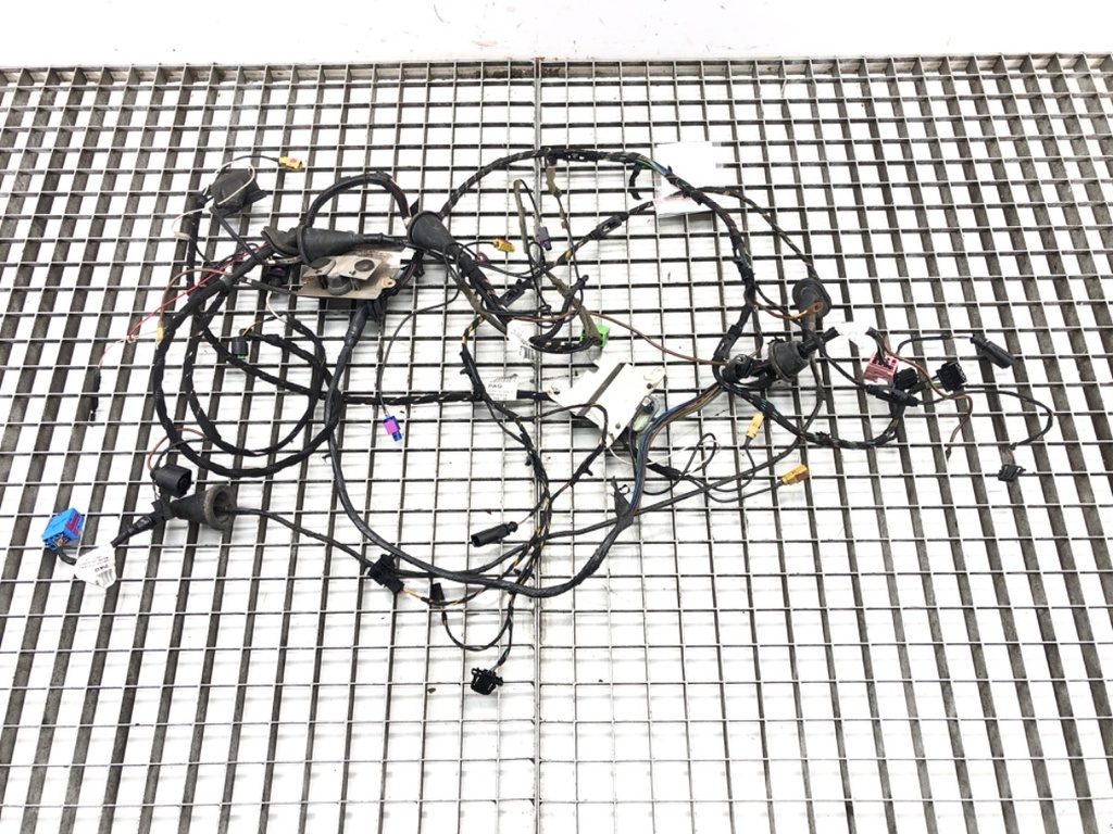 [STARK-483877] Cableado de portón trasero PORSCHE CAYENNE (9PA)