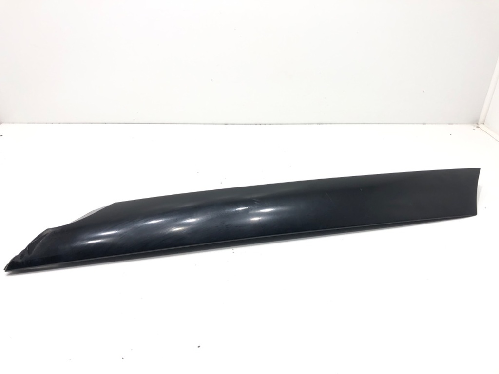[STARK-694390] Moldura de pilar derecho MINI Clubman F54