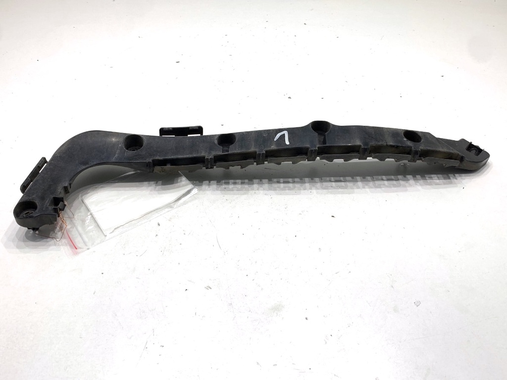 [STARK-881515] Guía de parachoques trasero izquierdo Jeep Grand Cherokee IV (WK, WK2)
