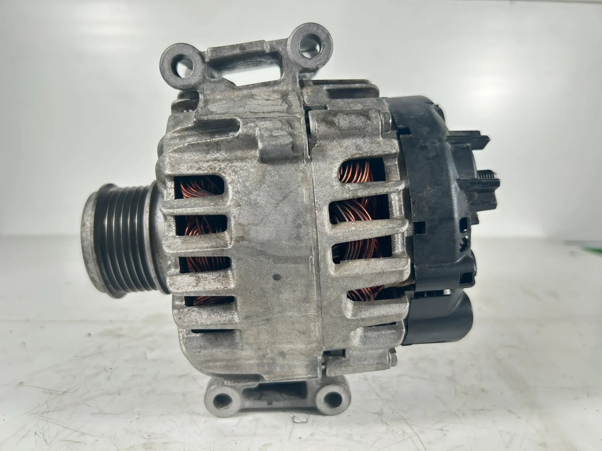 [1000893] Alternador Skoda Superb 2024 DNF DNFE 2,0 TSI 06K903026C