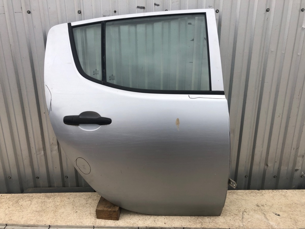 [STARK-775151] Puerta trasera derecha Mitsubishi L200/Triton (KA_T, KB_T) 2004-2016
