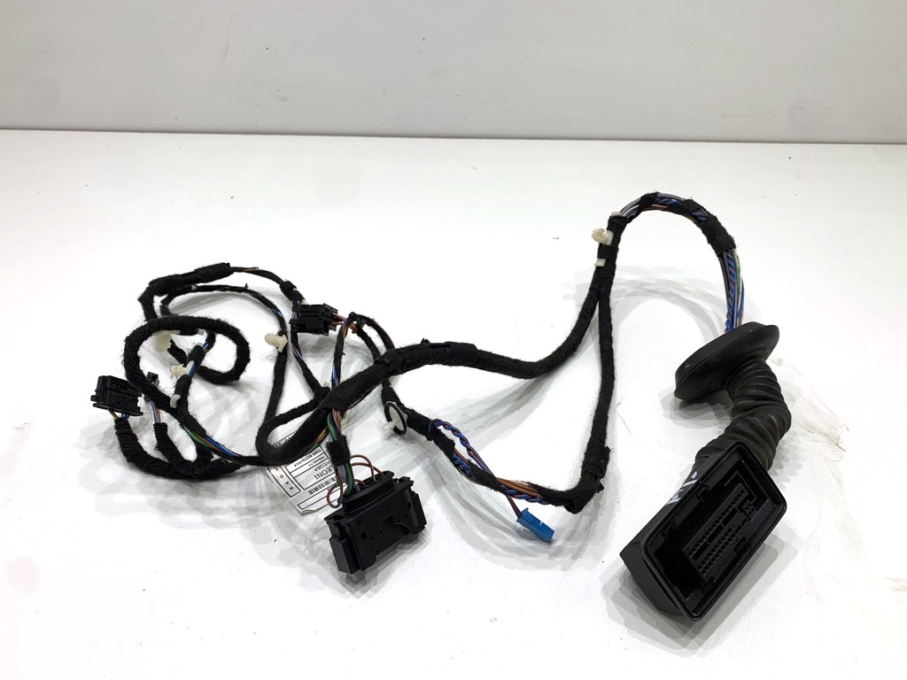 [STARK-872073] Instalación eléctrica puerta delantera derecha BMW Serie 3 Touring (F31)