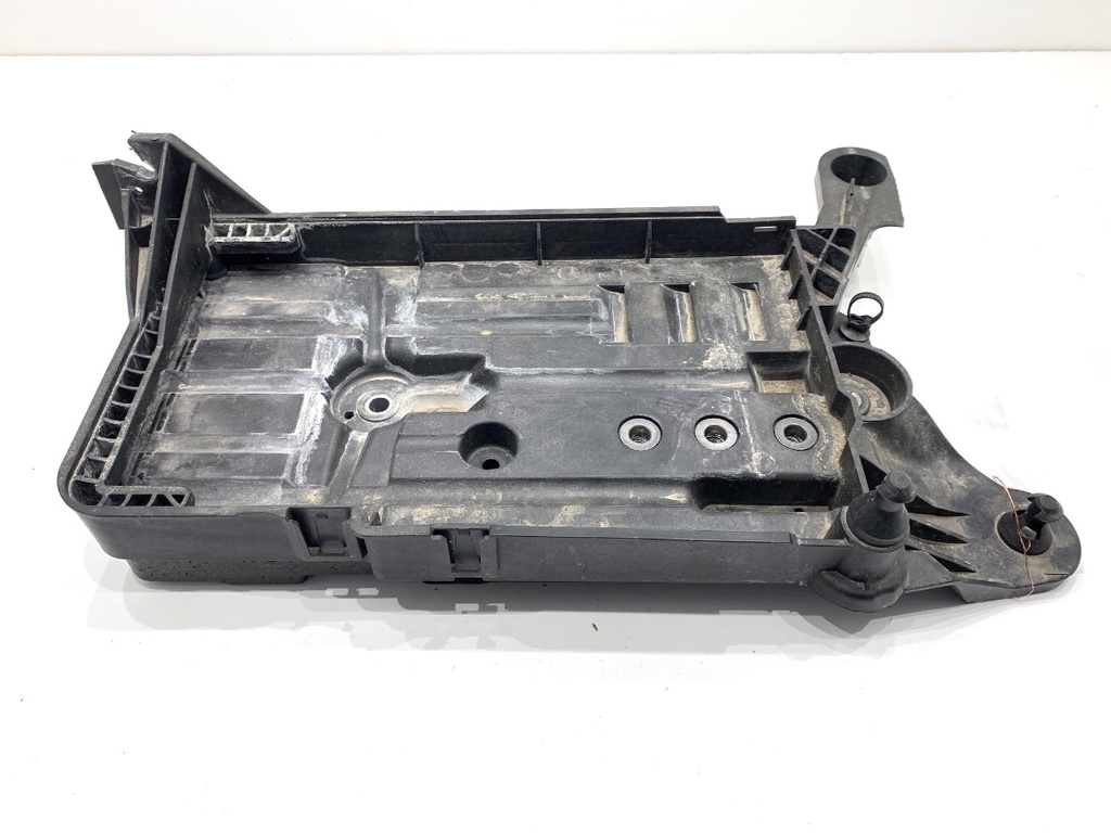 [STARK-883923] Bandeja de batería Seat Leon 5F1