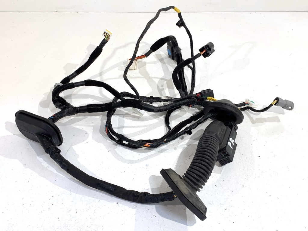 [STARK-896107] Instalación eléctrica puerta delantera derecha HYUNDAI TUCSON