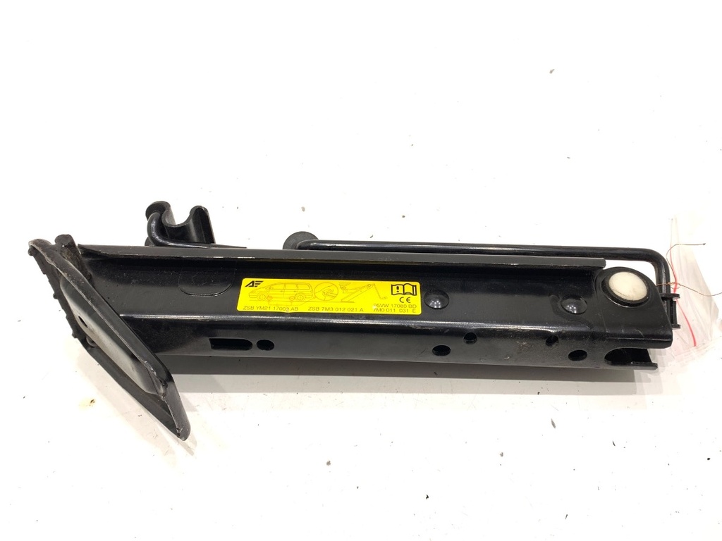 [STARK-902307] Gato SEAT ALHAMBRA (7V8, 7V9)