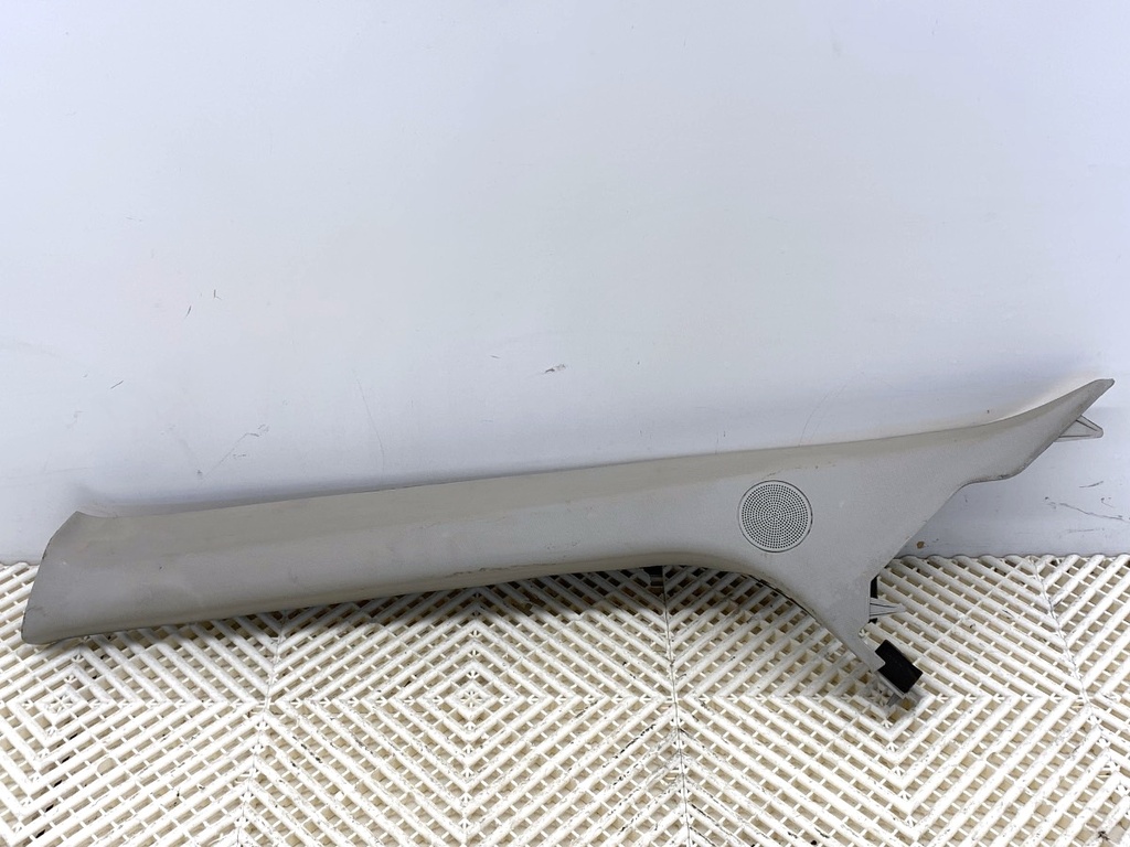 [STARK-902526] Moldura de pilar izquierdo Ford Transit V363