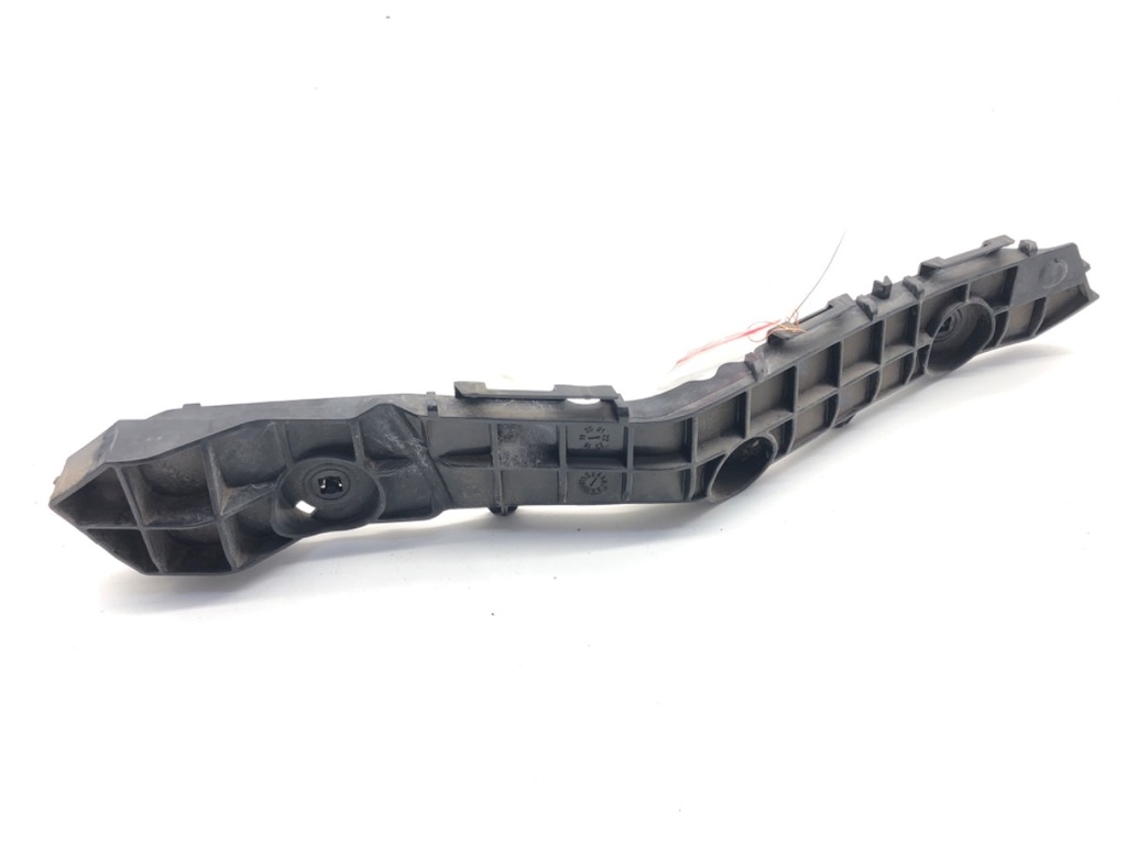 [STARK-907402] Guía de parachoques trasero izquierdo Toyota Yaris Cross
