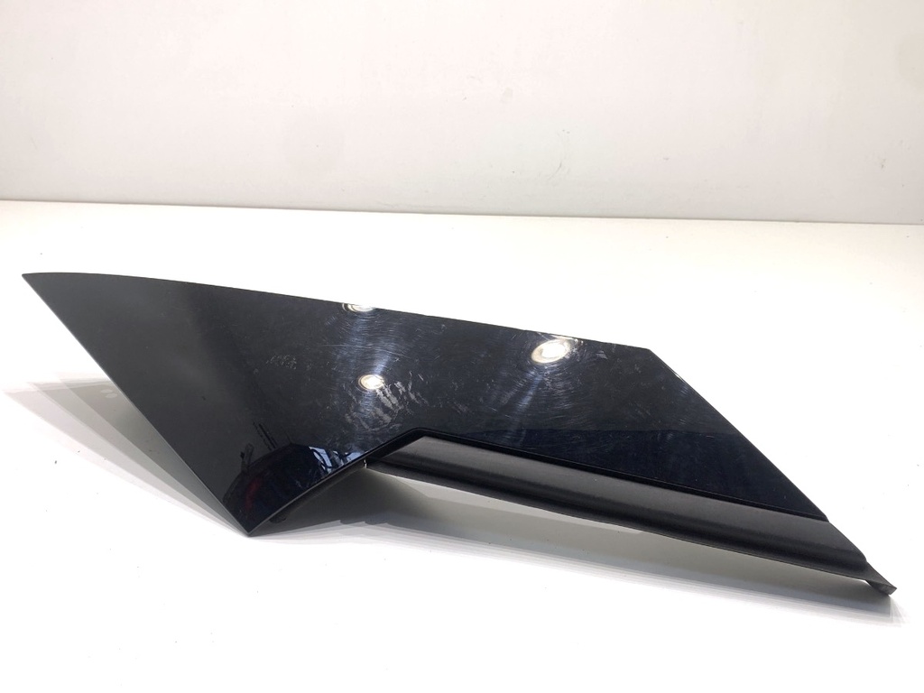 [STARK-908993] Moldura de pilar izquierdo Opel Astra K