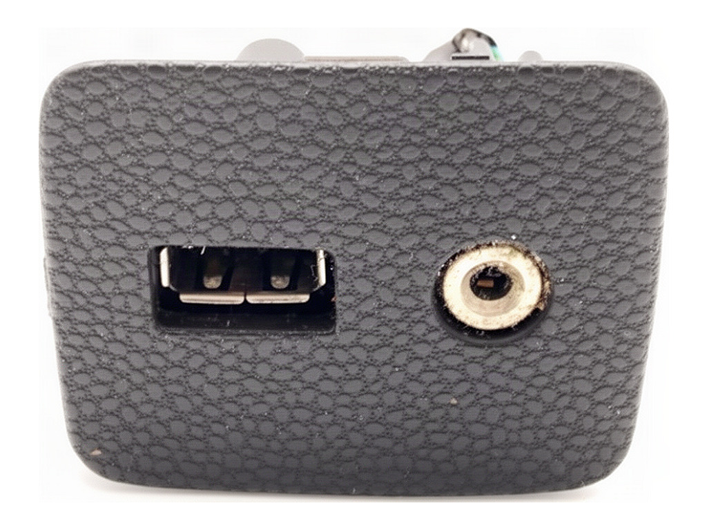 [STARK-949246] Conector USB Ford Fiesta VI