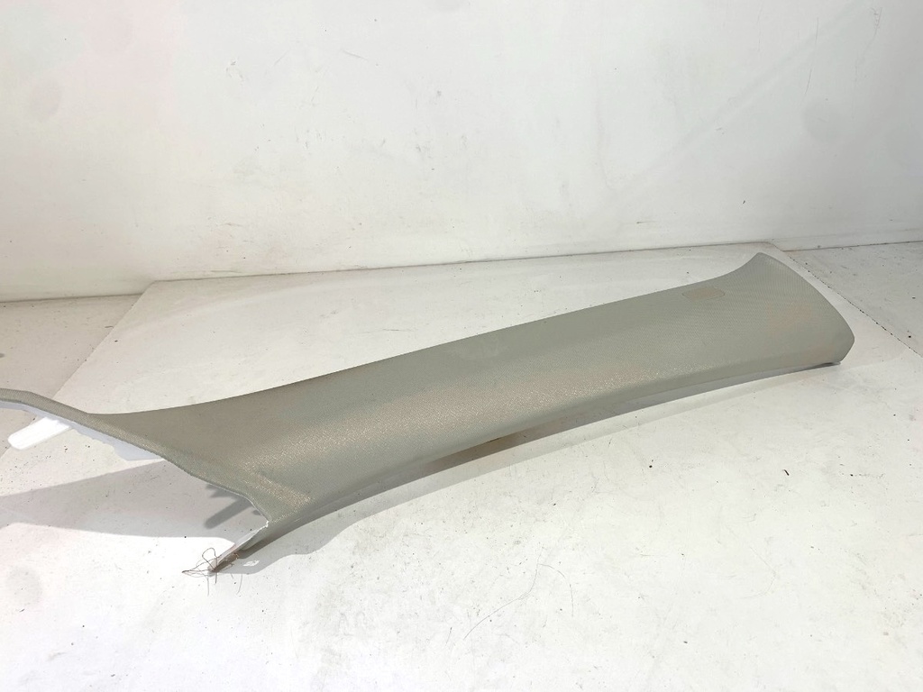 [STARK-733003] Moldura de pilar derecho Volvo XC60 II (246)