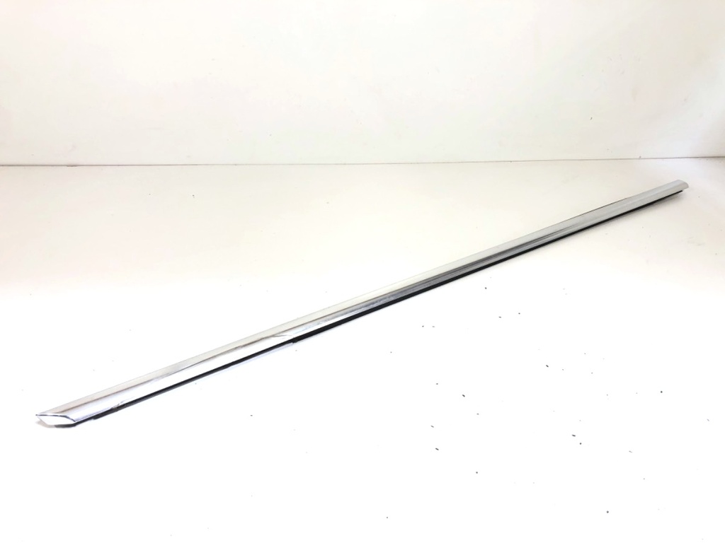 [STARK-751108] Moldura de puerta delantera derecha BMW 7 (F01-F04)