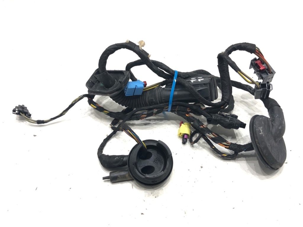 [STARK-830460] Instalación eléctrica de puerta delantera derecha para Audi A3