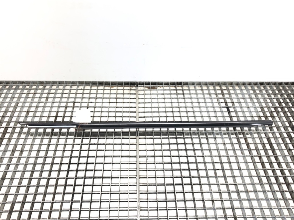 [STARK-494796] Moldura de puerta delantera derecha Mercedes-Benz Clase S (W221)