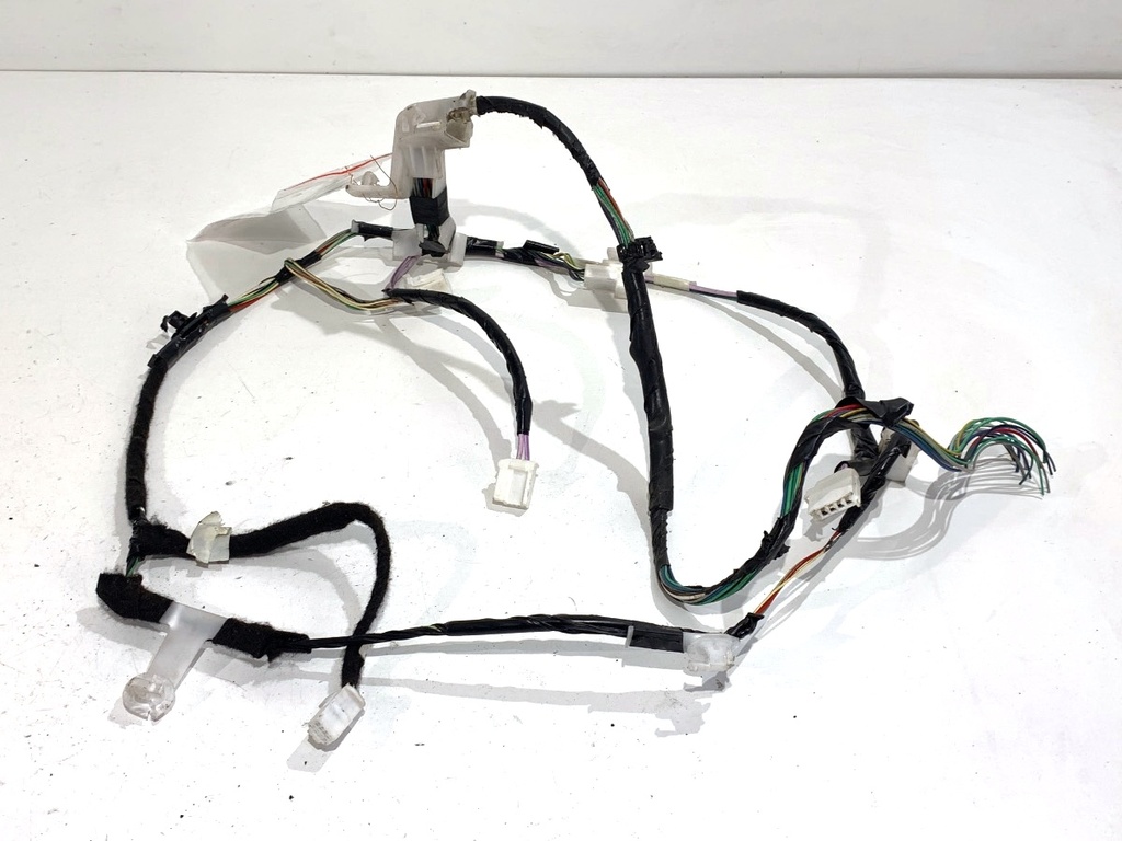 [STARK-789450] Instalación eléctrica puerta delantera derecha Toyota Auris Kombi