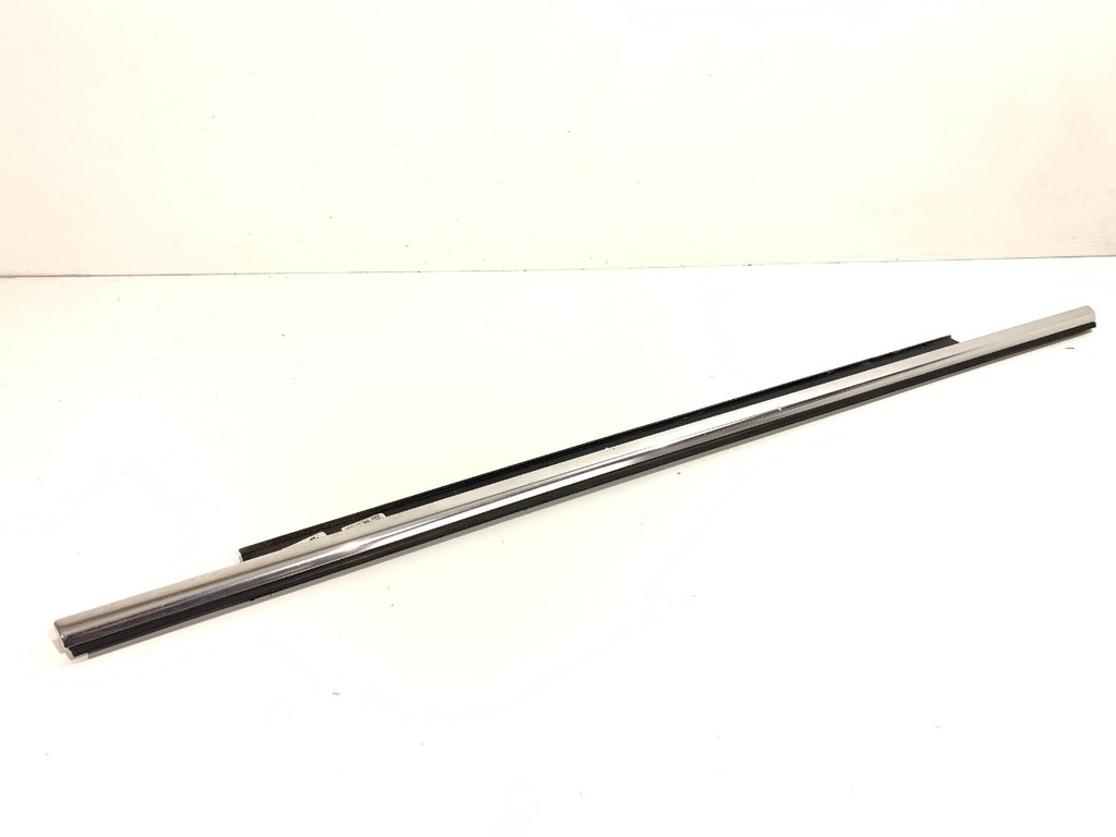 [STARK-809141] Moldura de puerta trasera derecha Audi A6 C7