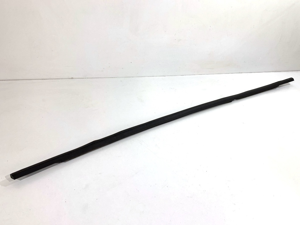 [STARK-871474] Moldura exterior puerta trasera derecha Skoda Octavia III Combi