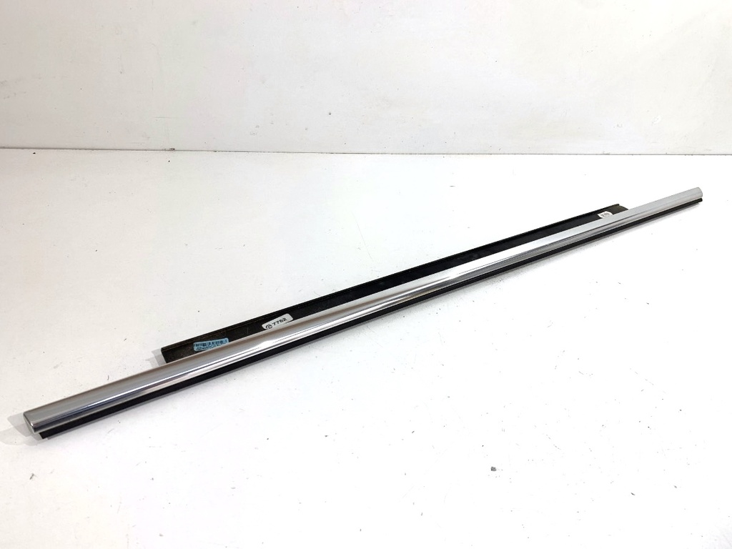 [STARK-888355] Moldura exterior puerta trasera derecha Audi A6 C7 Avant