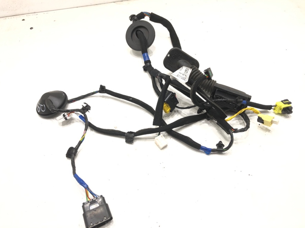 [STARK-754085] Instalación eléctrica puerta delantera derecha Hyundai i30 (PDE, PD, PDEN)