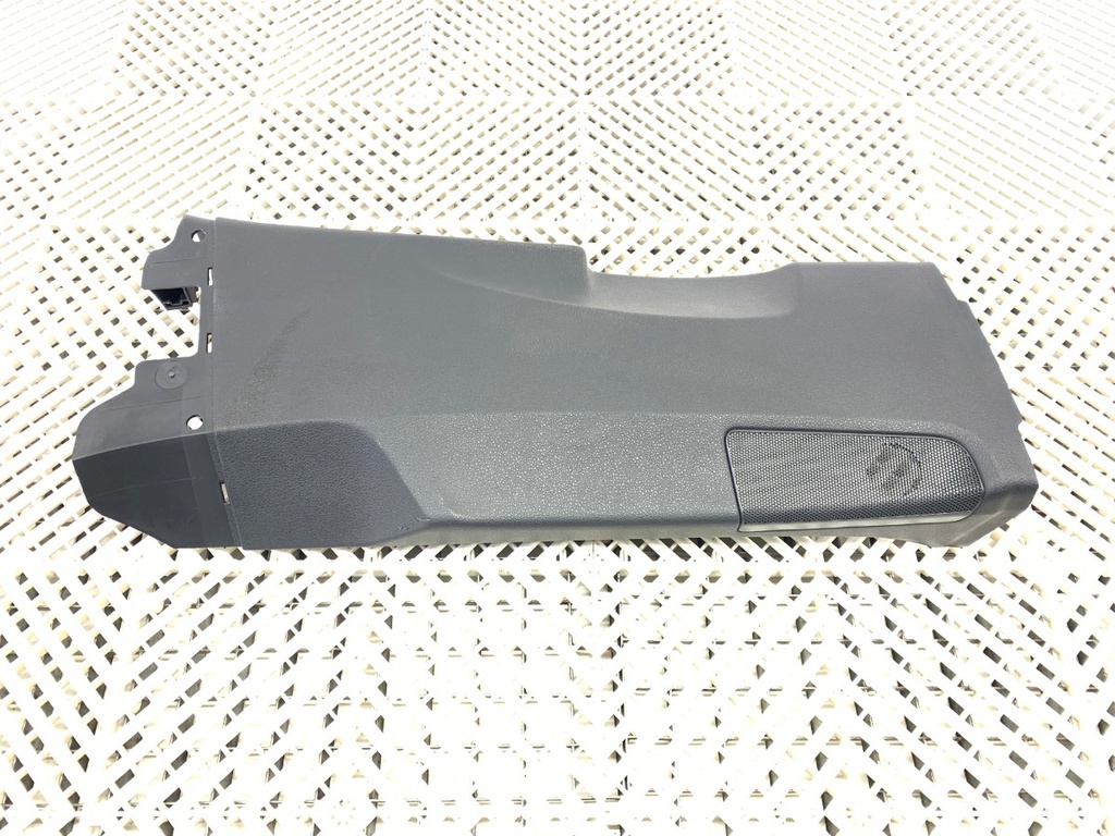 [STARK-798249] Moldura de pilar izquierdo Audi Q8 (4MN) 2018-2022