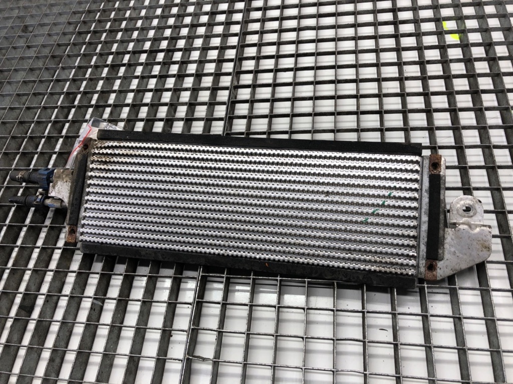 [STARK-832339] Refrigerador de combustible Jaguar F-PACE