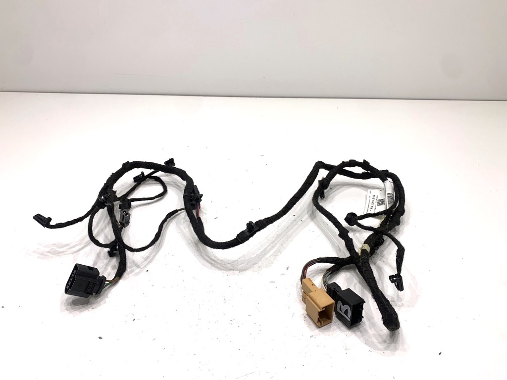 [STARK-851261] Instalación eléctrica portón trasero Skoda Scala (NW1)
