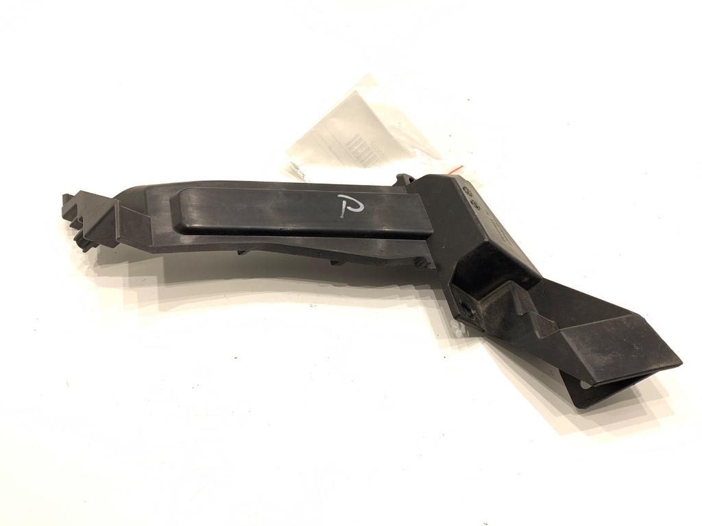[STARK-880628] Guía de parachoques delantero derecho Mitsubishi Eclipse Cross (GK_)