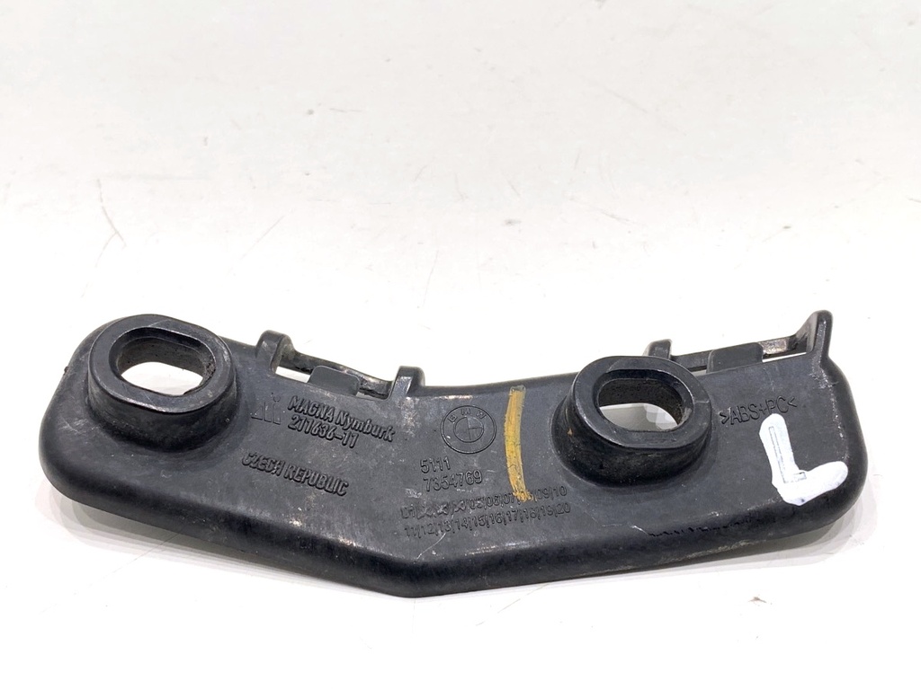 [STARK-881205] Guía de parachoques delantero izquierdo BMW X1 (F48)