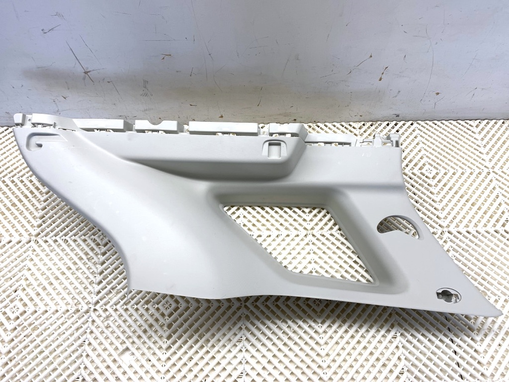 [STARK-884562] Moldura de pilar derecho BAIC X75