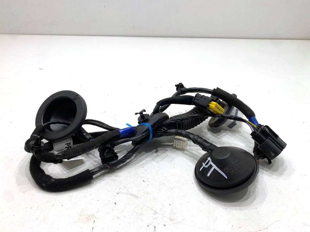 [STARK-885914] Instalación eléctrica de puerta trasera derecha Hyundai i30 Kombi