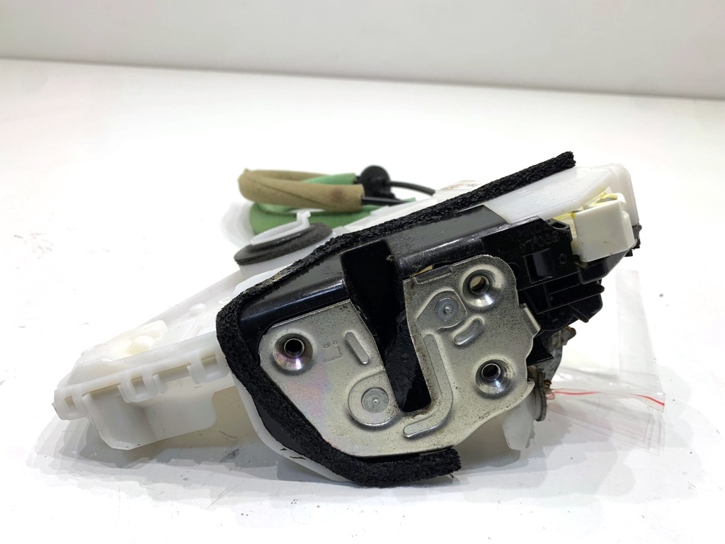 [STARK-892774] Cerradura de puerta delantera izquierda Mazda 3 liftback (BP) 2018-2022
