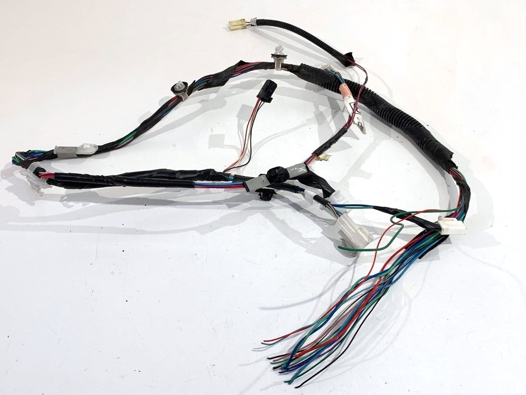 [STARK-913130] Instalación eléctrica de puerta delantera derecha Toyota Avensis