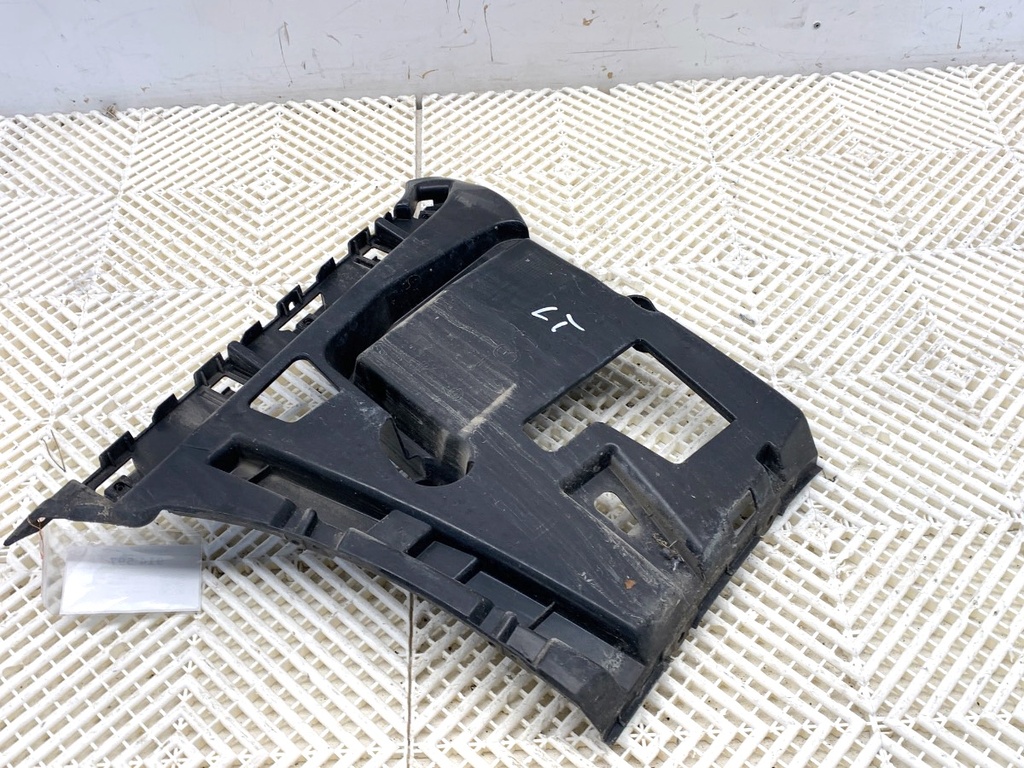 [STARK-914597] Guía de parachoques trasero izquierdo BMW Serie 3