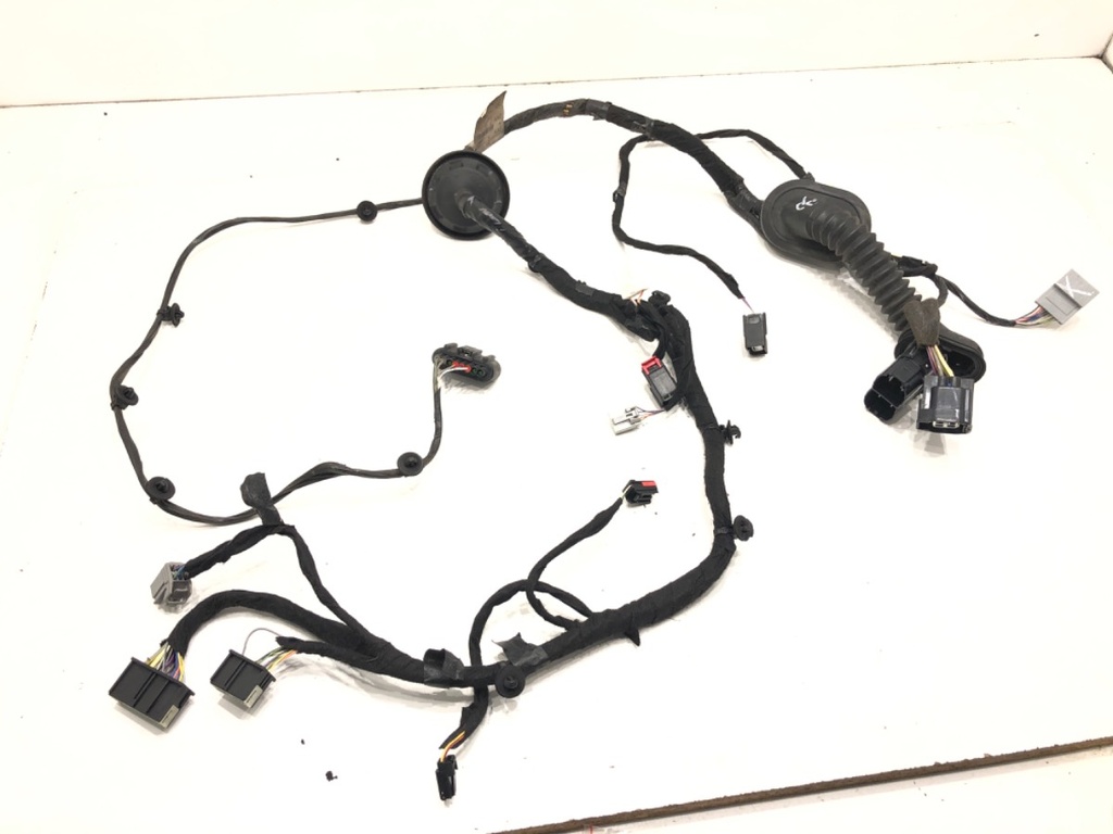 [STARK-754616] Instalación eléctrica puerta delantera derecha Ford Mondeo V