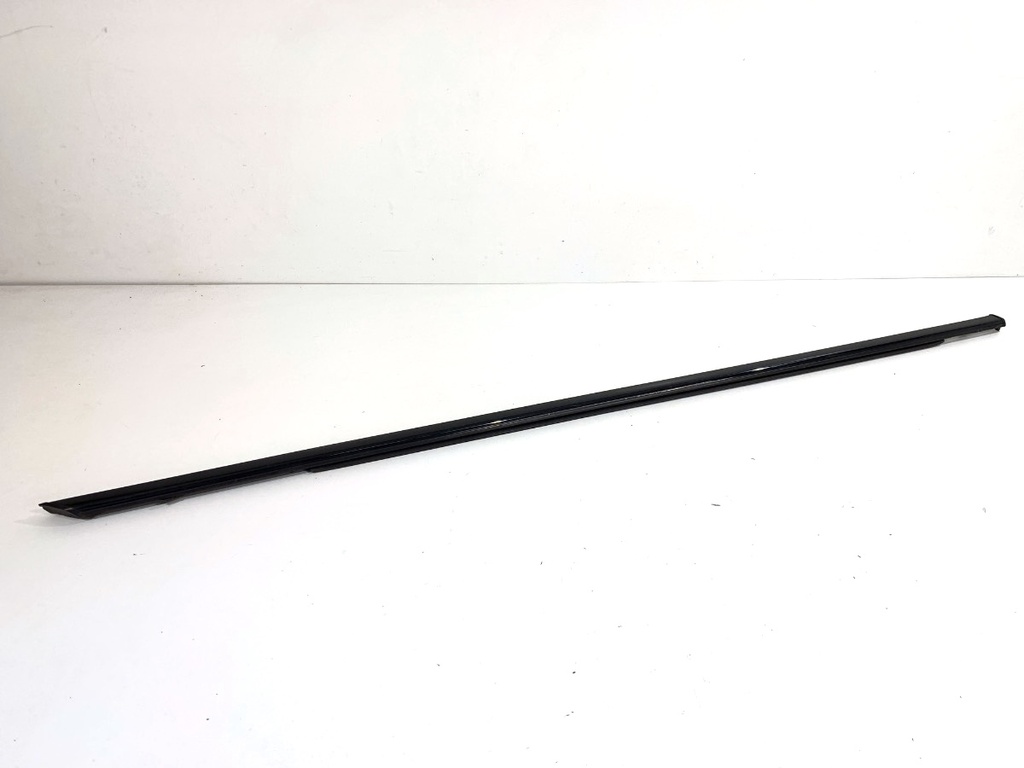 [STARK-854144] Moldura de puerta delantera derecha CITROEN DS5