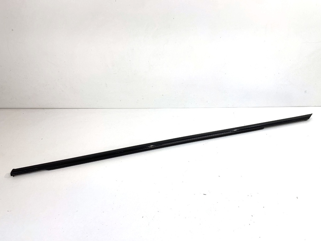 [STARK-854145] Moldura de puerta delantera izquierda CITROEN DS5