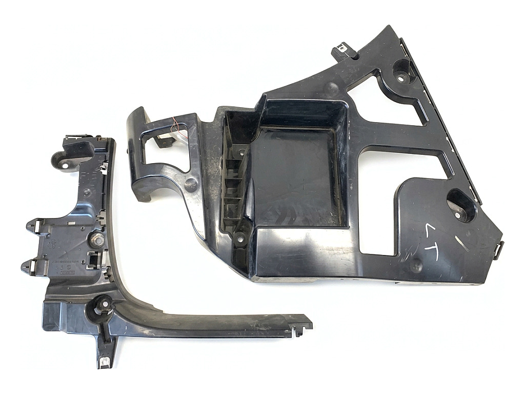 [STARK-908810] Guía de parachoques trasera izquierda BMW X5 (F15, F85)