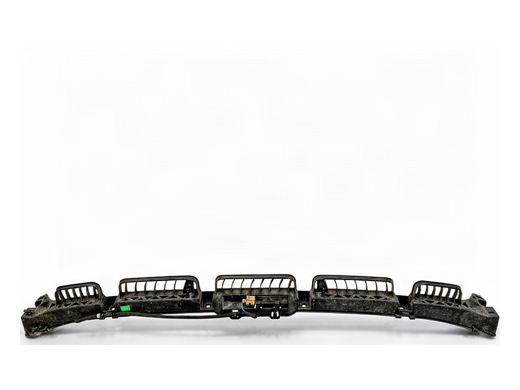 [STARK-939849] Guía de parachoques trasero central SEAT ATECA