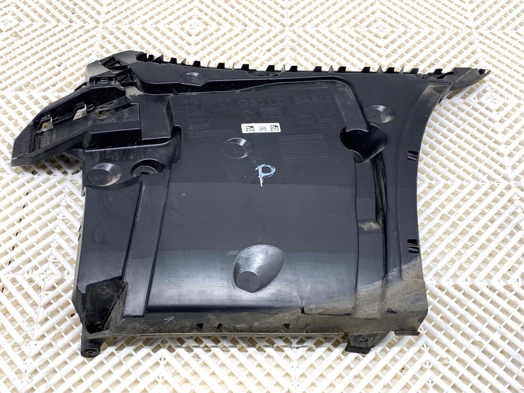[STARK-894417] Deslizador de parachoques trasero derecho BMW Serie 5 (G30, F90) 2016-2022