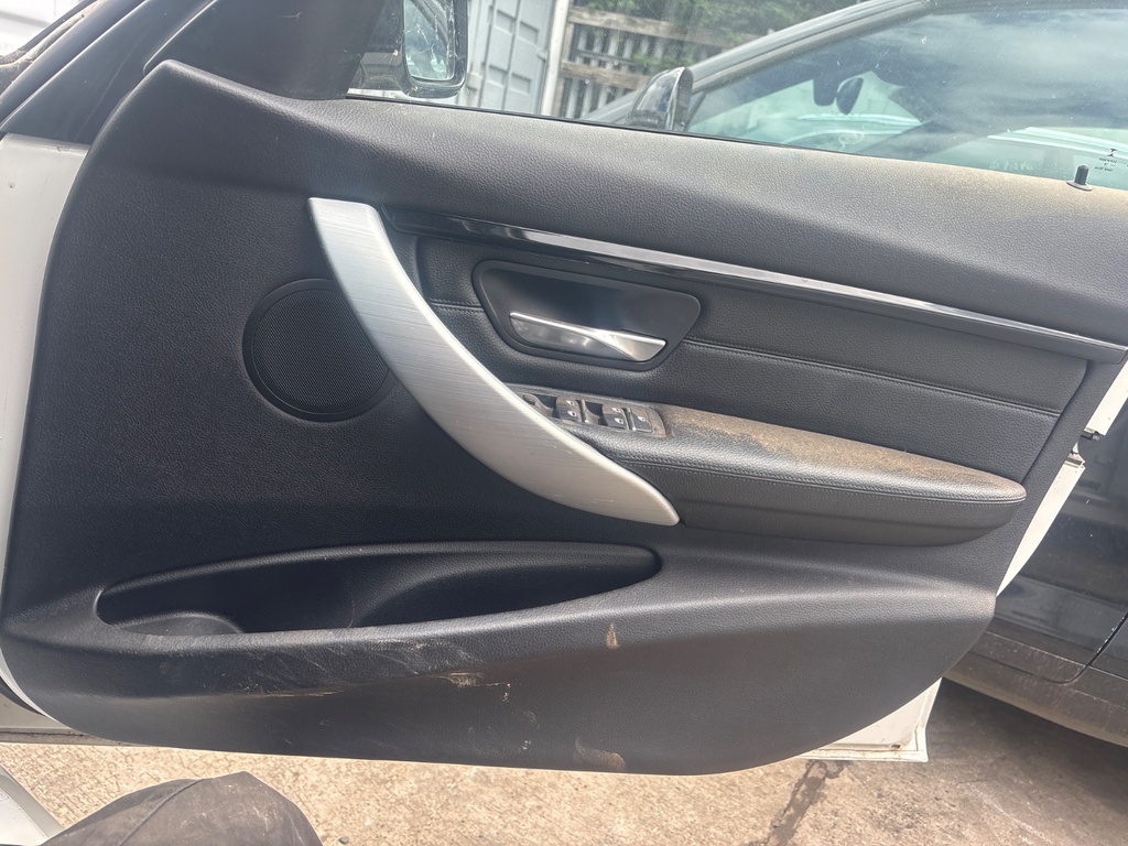 [EPE-128572] Panel de puerta BMW Serie 3 F31 (2015-2019)